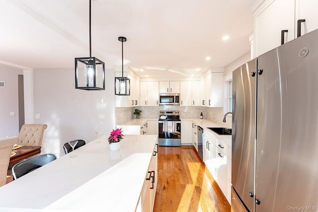 8 Overlook Court, Cortlandt Manor, NY 10567