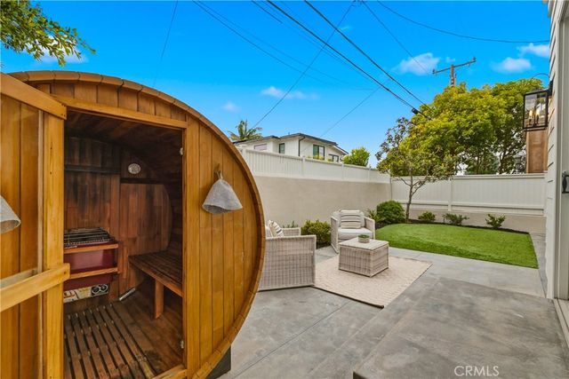3307 N Poinsettia, Manhattan Beach, CA 90266