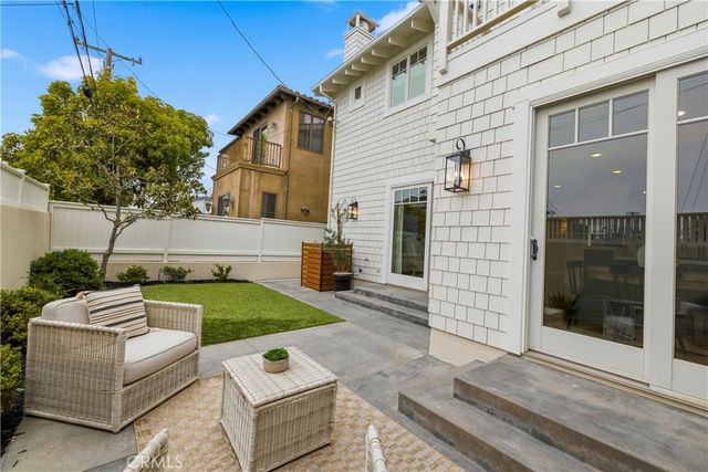 3307 N Poinsettia, Manhattan Beach, CA 90266