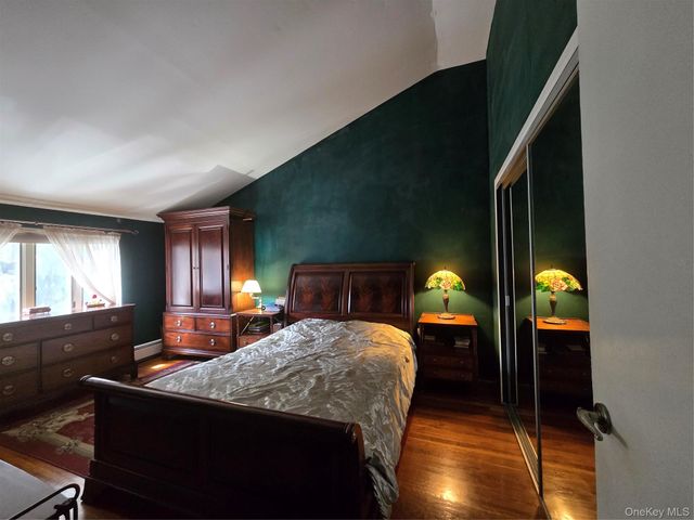 21 Woodridge Lane, Sea Cliff, NY 11579