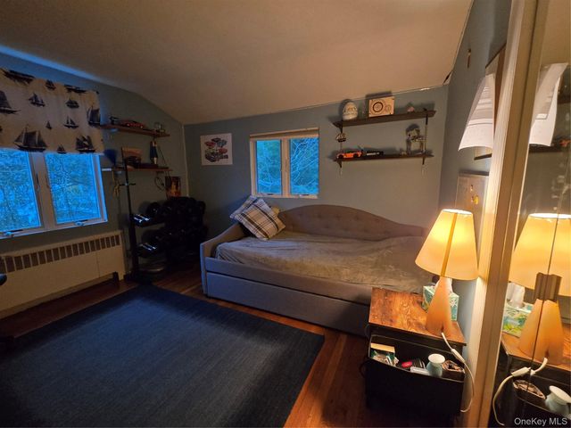 21 Woodridge Lane, Sea Cliff, NY 11579