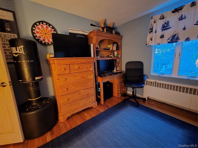 21 Woodridge Lane, Sea Cliff, NY 11579