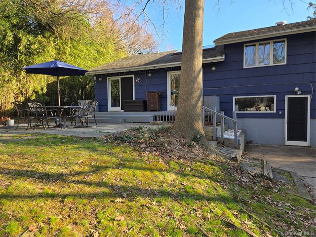 21 Woodridge Lane, Sea Cliff, NY 11579