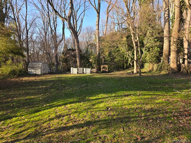21 Woodridge Lane, Sea Cliff, NY 11579