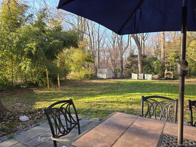 21 Woodridge Lane, Sea Cliff, NY 11579