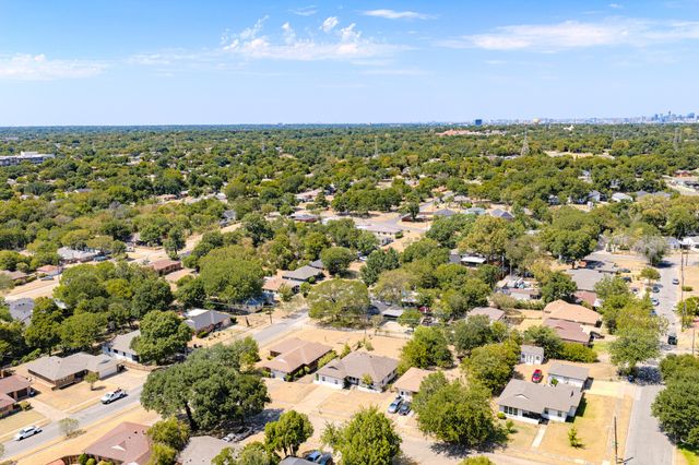 1209 Grinnell Street, Dallas, TX 75216
