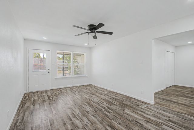 1209 Grinnell Street, Dallas, TX 75216