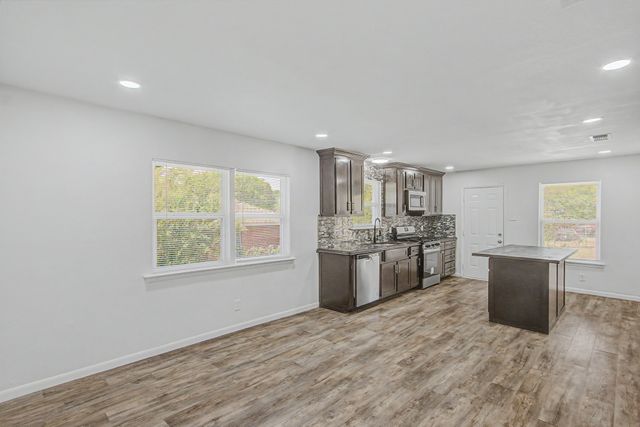 1209 Grinnell Street, Dallas, TX 75216