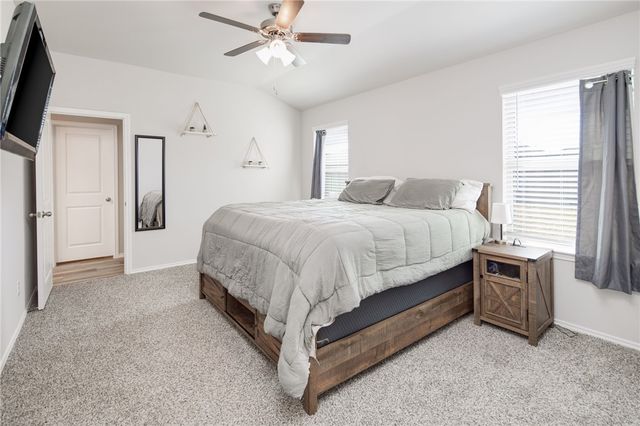 2218 Spyglass Drive, Navasota, TX 77868