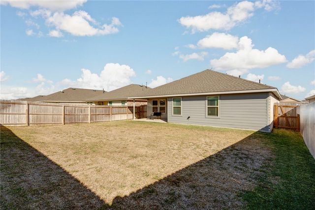 2218 Spyglass Drive, Navasota, TX 77868