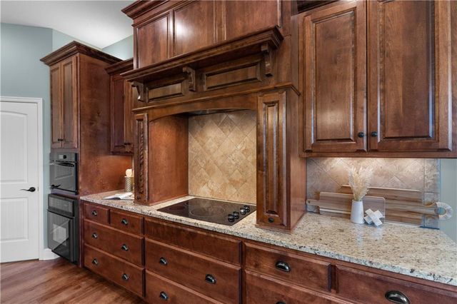 9432 W 158th Street, Overland Park, KS 66221