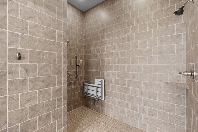 9432 W 158th Street, Overland Park, KS 66221