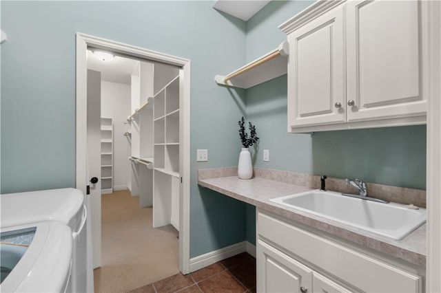 9432 W 158th Street, Overland Park, KS 66221