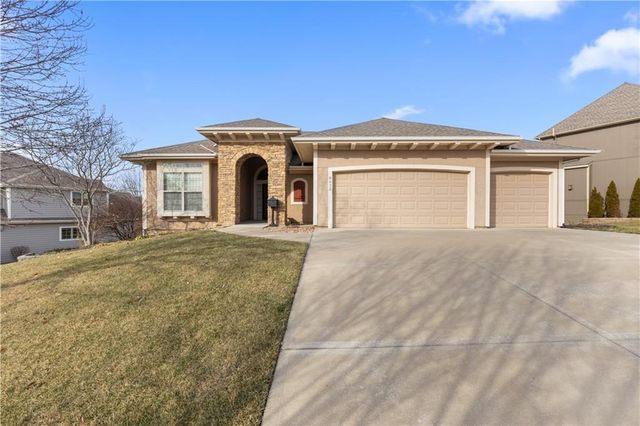 9432 W 158th Street, Overland Park, KS 66221