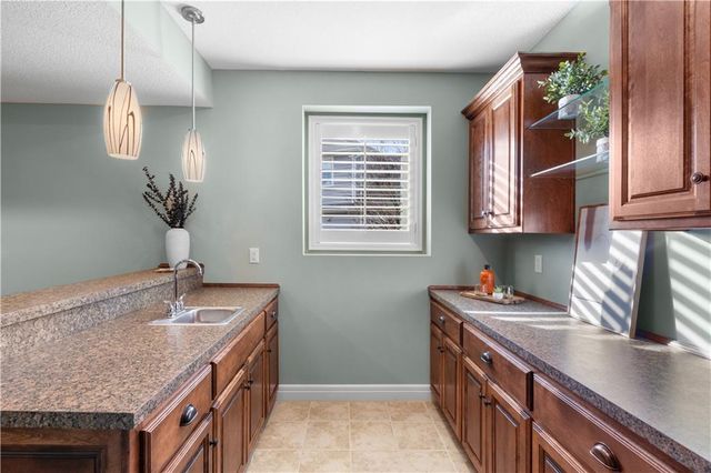 9432 W 158th Street, Overland Park, KS 66221