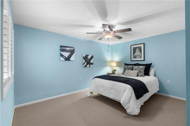 9432 W 158th Street, Overland Park, KS 66221