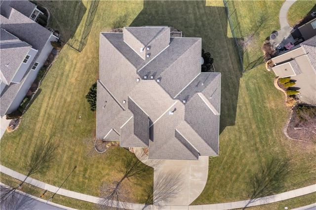 9432 W 158th Street, Overland Park, KS 66221