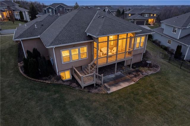 9432 W 158th Street, Overland Park, KS 66221