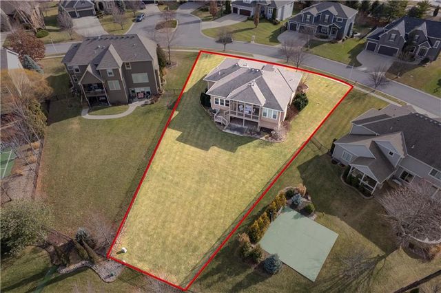 9432 W 158th Street, Overland Park, KS 66221