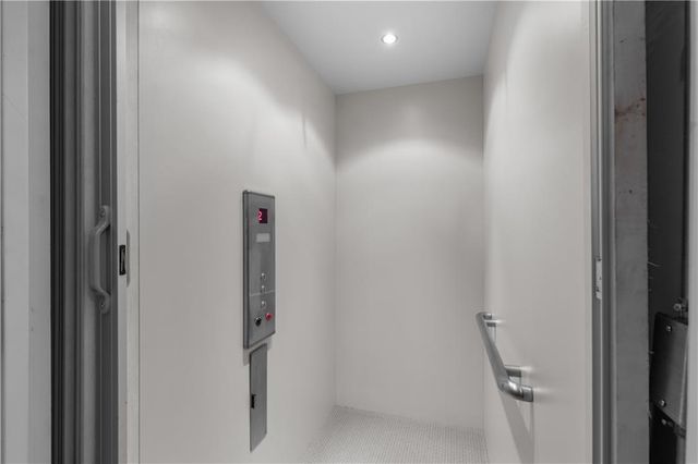 9432 W 158th Street, Overland Park, KS 66221