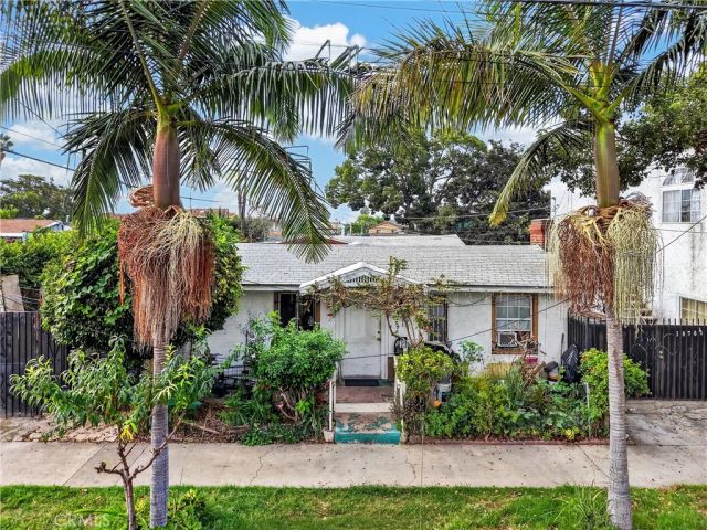 1870 W 37th Place, Los Angeles, CA 90018