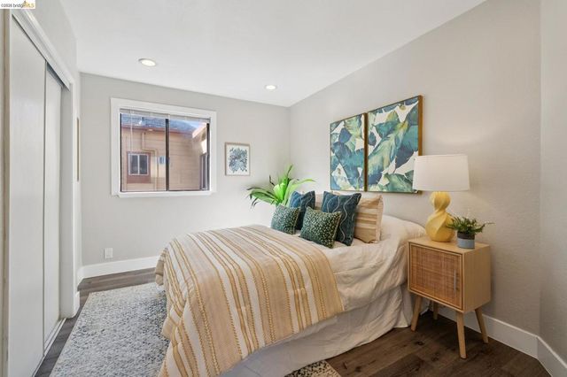 1946 E 20Th St, Oakland, CA 94606
