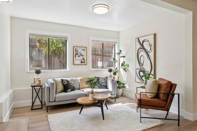 1946 E 20Th St, Oakland, CA 94606