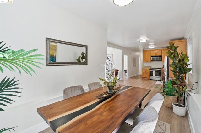 1946 E 20Th St, Oakland, CA 94606