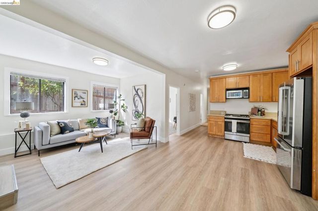 1946 E 20Th St, Oakland, CA 94606