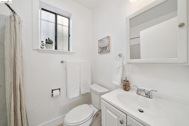 1946 E 20Th St, Oakland, CA 94606