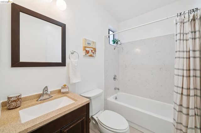 1946 E 20Th St, Oakland, CA 94606