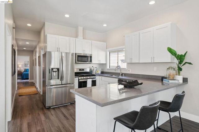 1946 E 20Th St, Oakland, CA 94606