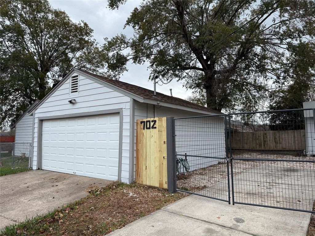 702 Westshire Drive, Houston, TX 77013