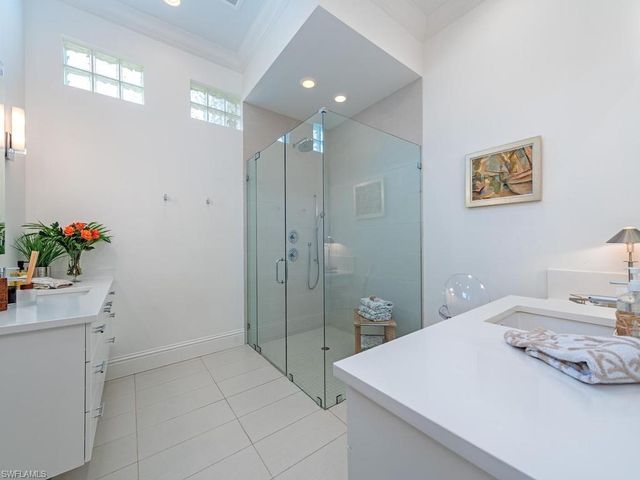 131 3rd ST N, Naples, FL 34102