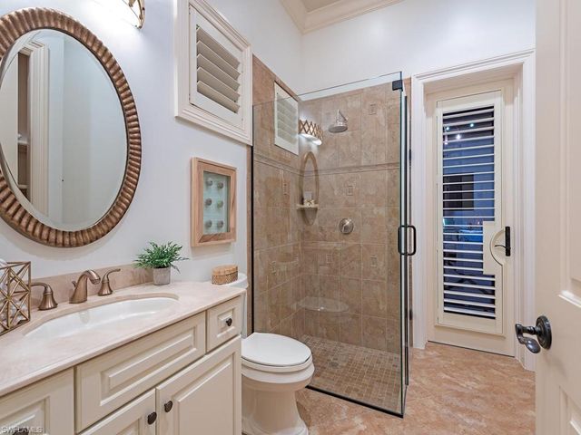 131 3rd ST N, Naples, FL 34102