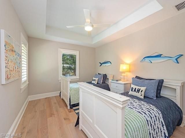 131 3rd ST N, Naples, FL 34102