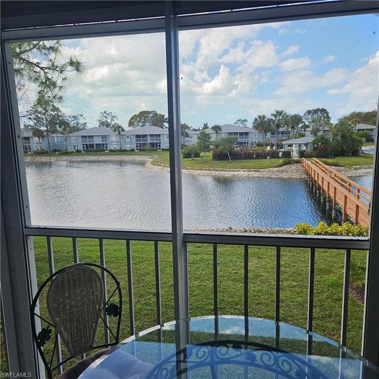 915 New Waterford DR H202, Naples, FL 34104