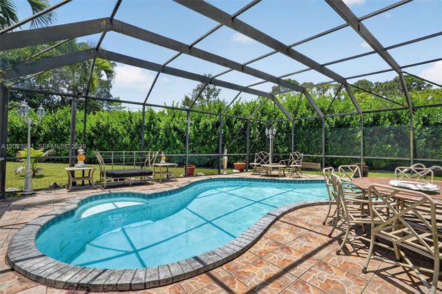 8461 SW 68th St Rd, Miami, FL 33143
