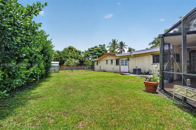 8461 SW 68th St Rd, Miami, FL 33143