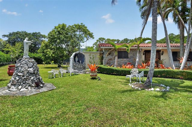 8461 SW 68th St Rd, Miami, FL 33143