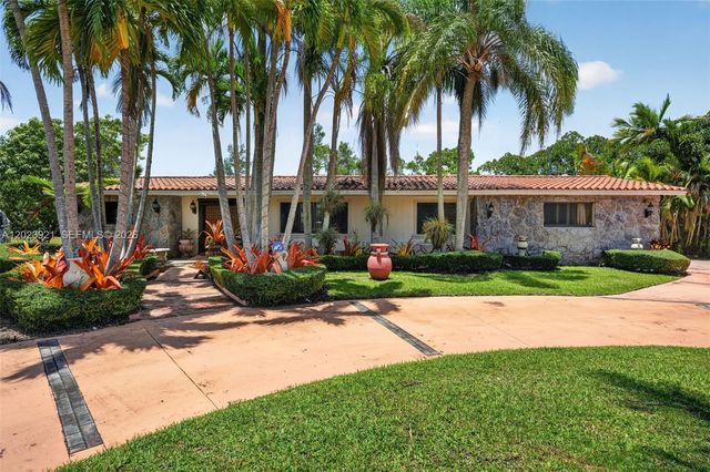 8461 SW 68th St Rd, Miami, FL 33143