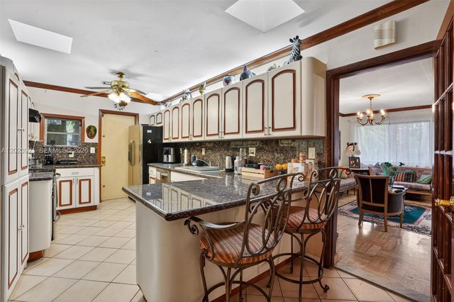 8461 SW 68th St Rd, Miami, FL 33143