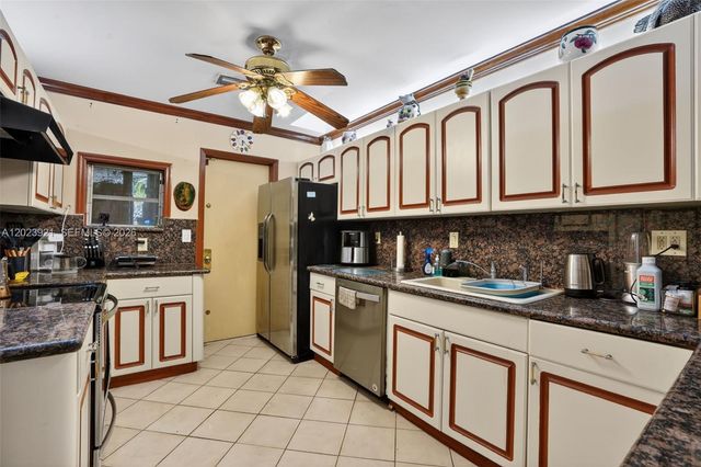 8461 SW 68th St Rd, Miami, FL 33143