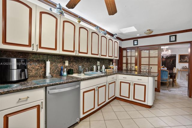 8461 SW 68th St Rd, Miami, FL 33143