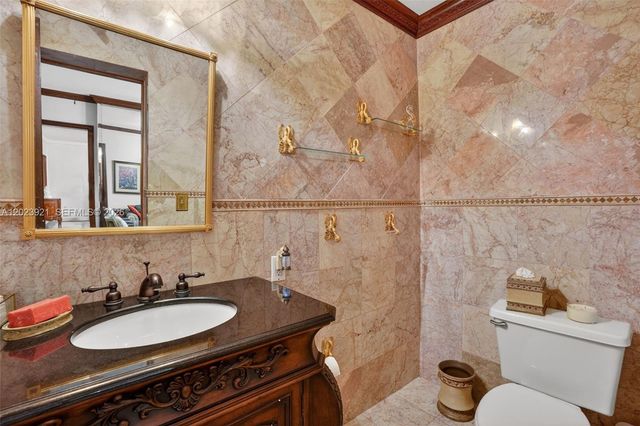 8461 SW 68th St Rd, Miami, FL 33143