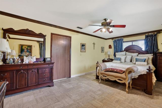 8461 SW 68th St Rd, Miami, FL 33143