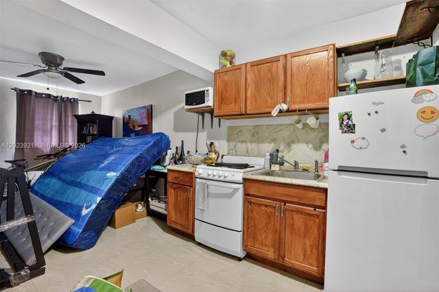 8461 SW 68th St Rd, Miami, FL 33143