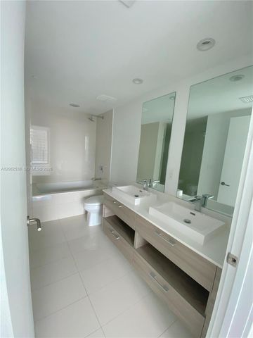 1300 S Miami Ave 2105, Miami, FL 33130