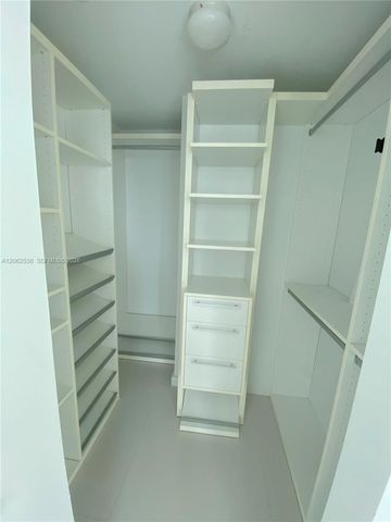 1300 S Miami Ave 2105, Miami, FL 33130