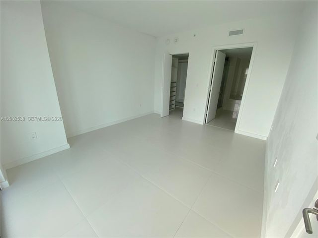 1300 S Miami Ave 2105, Miami, FL 33130
